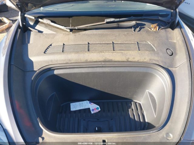 Tesla Model Y Performance Dual Motor All-wheel Drive Image 8