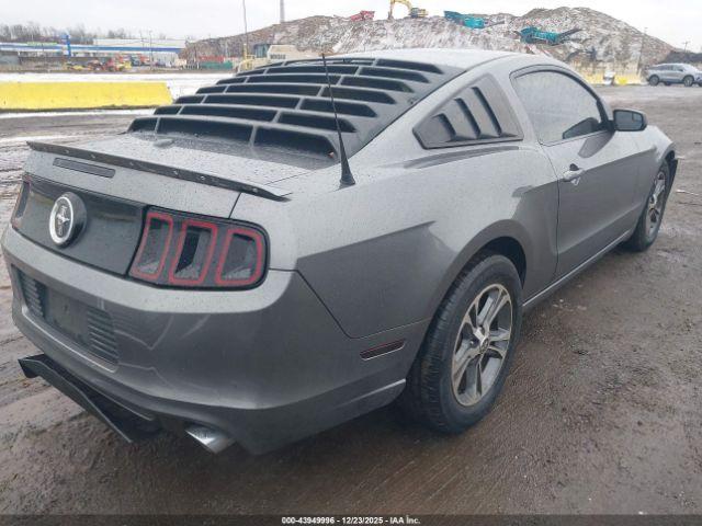 Ford Mustang V6 Premium Image 4