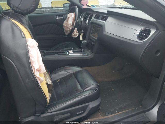 Ford Mustang V6 Premium Image 5