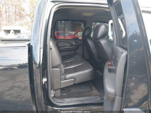 GMC Sierra 2500 Denali Image 2