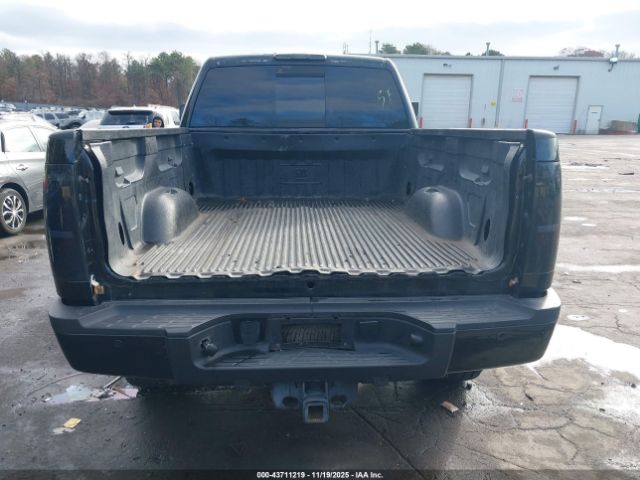 GMC Sierra 2500 Denali Image 9