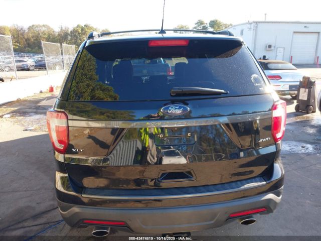 Ford Explorer Xlt Image 8