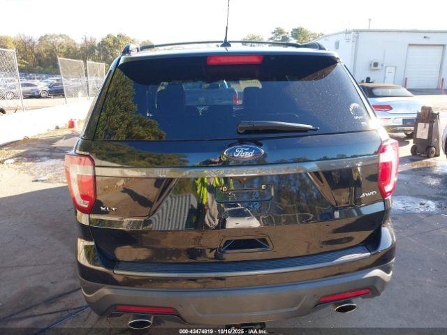 Ford Explorer Xlt Image 8