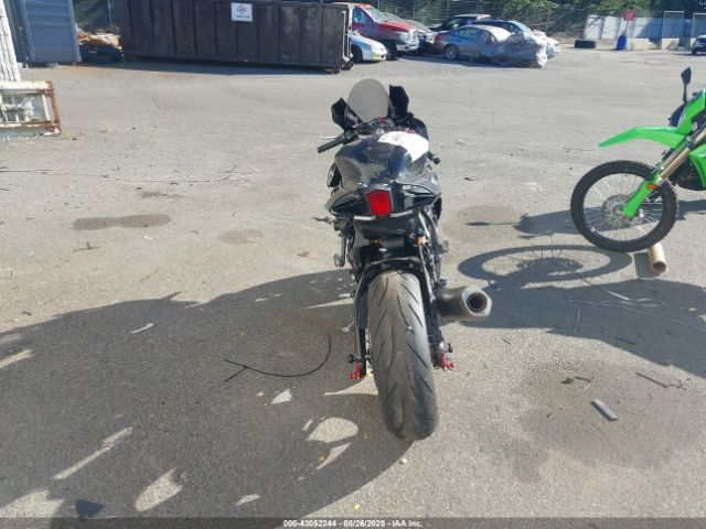 Yamaha Yzf1000 Image 13