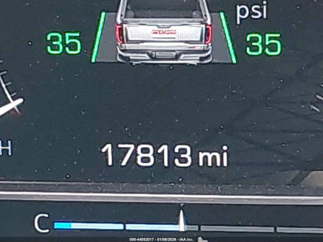 GMC Sierra 1500 4wd  Short Box At4 Image 2