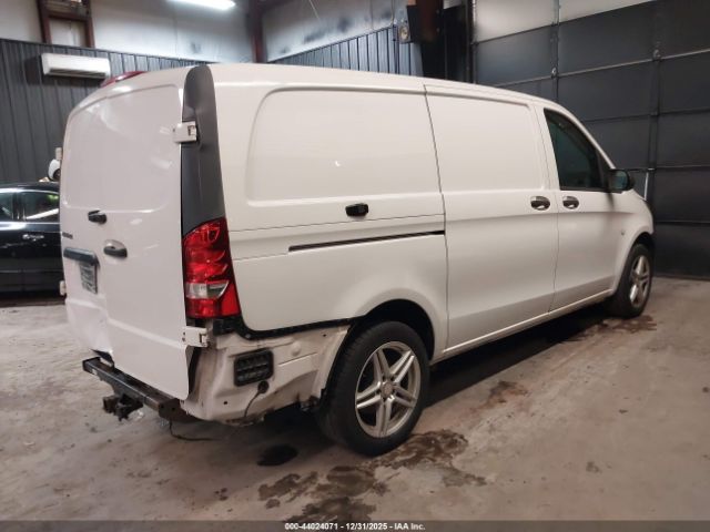 Mercedes-Benz Metris Image 6