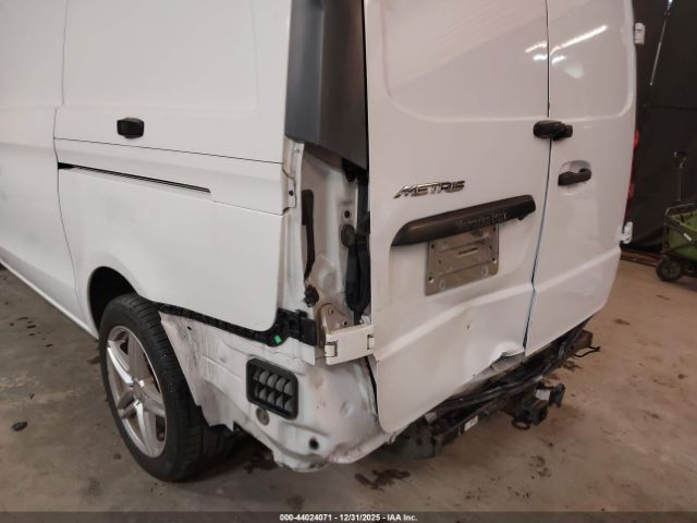 Mercedes-Benz Metris Image 4