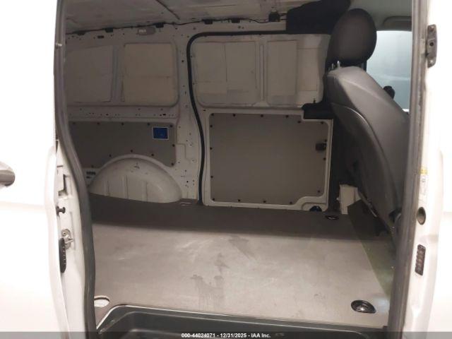 Mercedes-Benz Metris Image 9