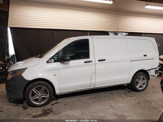 Mercedes-Benz Metris Image 14