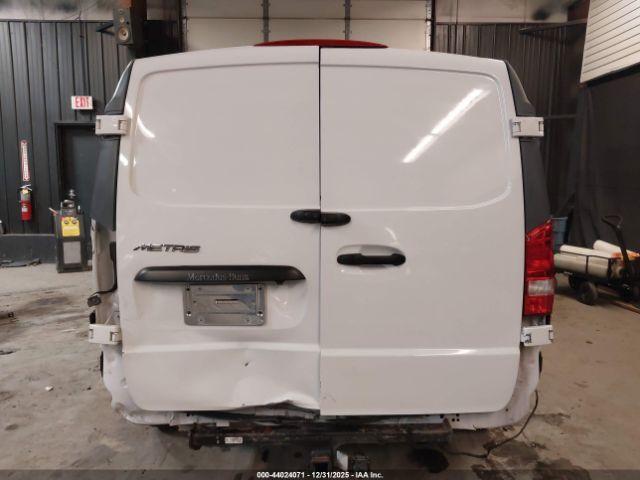 Mercedes-Benz Metris Image 15