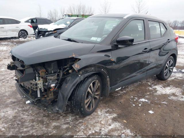 Nissan Kicks Sv Image 2