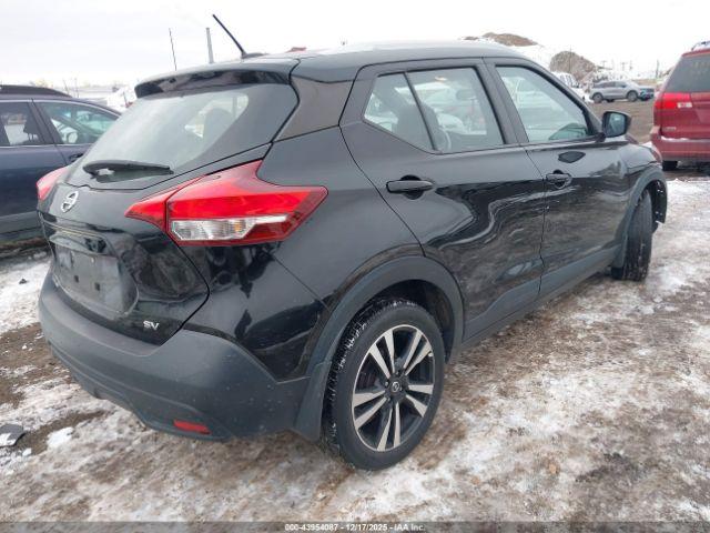 Nissan Kicks Sv Image 3