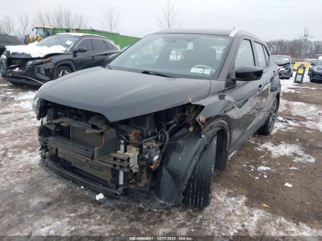 Nissan Kicks Sv Image 5