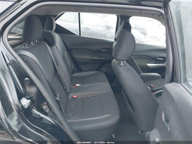 Nissan Kicks Sv Image 8