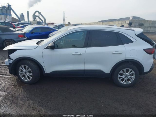 Ford Escape Active Image 5