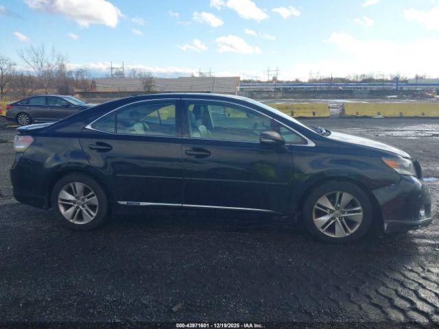 Lexus HS 250h Image 16