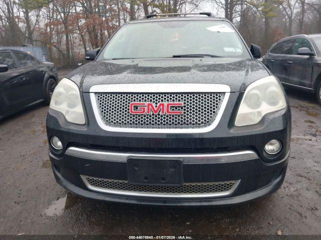 GMC Acadia Denali Image 14