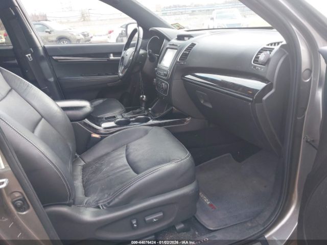 Kia Sorento Limited V6 Image 7