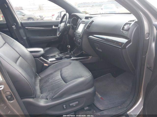 Kia Sorento Limited V6 Image 7