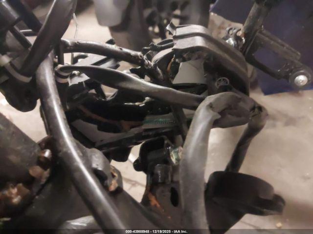 Yamaha Yzfr3 A Image 6