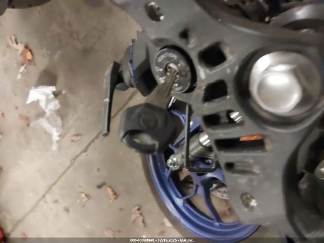 Yamaha Yzfr3 A Image 9