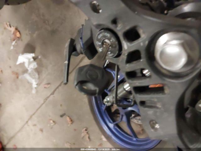 Yamaha Yzfr3 A Image 9