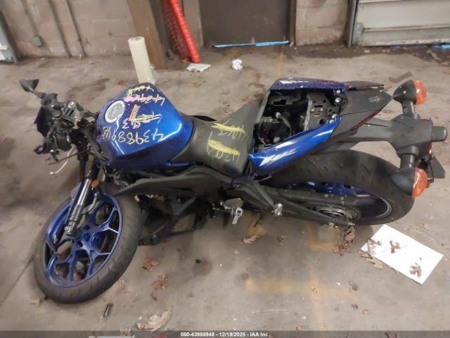 Yamaha Yzfr3 A Image 8