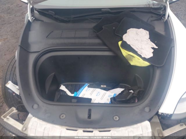 Tesla Model Y Long Range Dual Motor All-wheel Drive Image 19