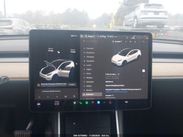 Tesla Model Y Long Range Dual Motor All-wheel Drive Image 8