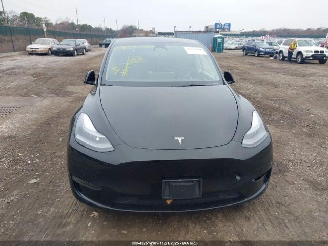 Tesla Model Y Performance Dual Motor All-wheel Drive Image 15