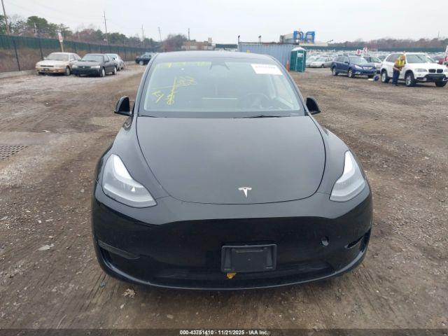 Tesla Model Y Performance Dual Motor All-wheel Drive Image 15