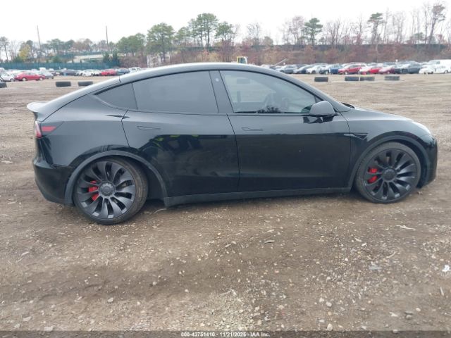 Tesla Model Y Performance Dual Motor All-wheel Drive Image 8