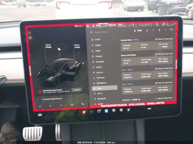 Tesla Model Y Performance Dual Motor All-wheel Drive Image 7
