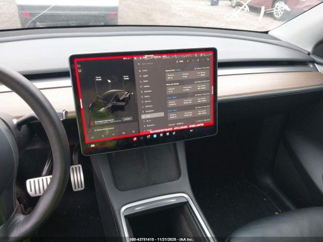 Tesla Model Y Performance Dual Motor All-wheel Drive Image 9