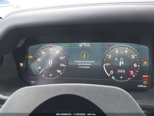 Land Rover Defender Image 5