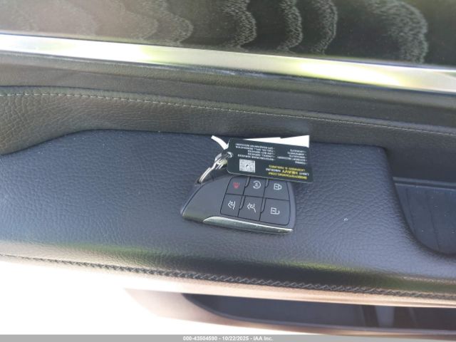 GMC Yukon 4wd Denali Image 5