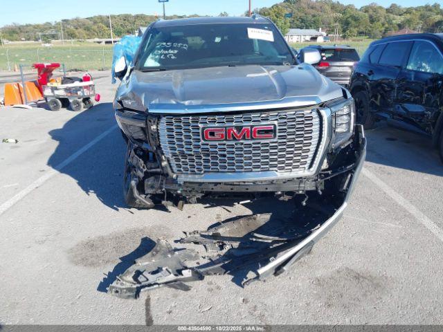 GMC Yukon 4wd Denali Image 14