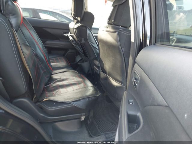 Mitsubishi Outlander Se Image 12