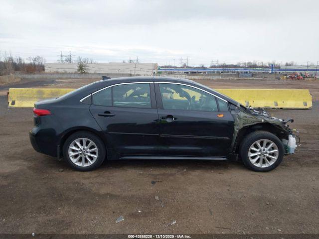 Toyota Corolla Xle Image 10