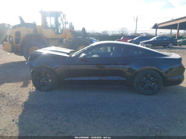 Ford Mustang V6 Image 12