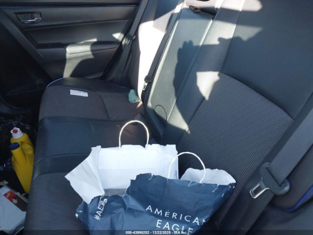 Toyota Corolla Se Image 8