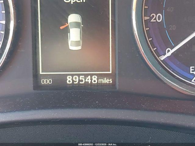 Toyota Corolla Se Image 16