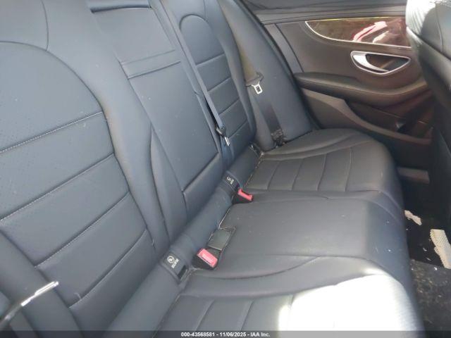 Mercedes-Benz C-Class Luxury 4matic Image 6