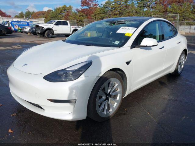 Tesla Model 3 Long Range Dual Motor All-wheel Drive Image 3