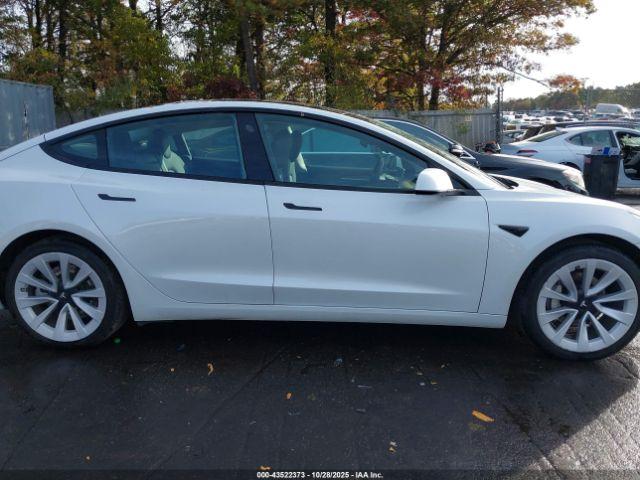 Tesla Model 3 Long Range Dual Motor All-wheel Drive Image 14