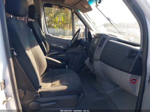 Mercedes-Benz Sprinter 2500 Normal Roof Image 7