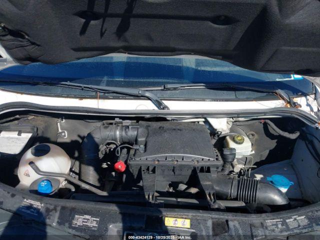 Mercedes-Benz Sprinter 2500 Normal Roof Image 11