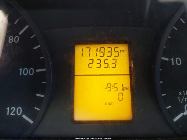 Mercedes-Benz Sprinter 2500 Normal Roof Image 16