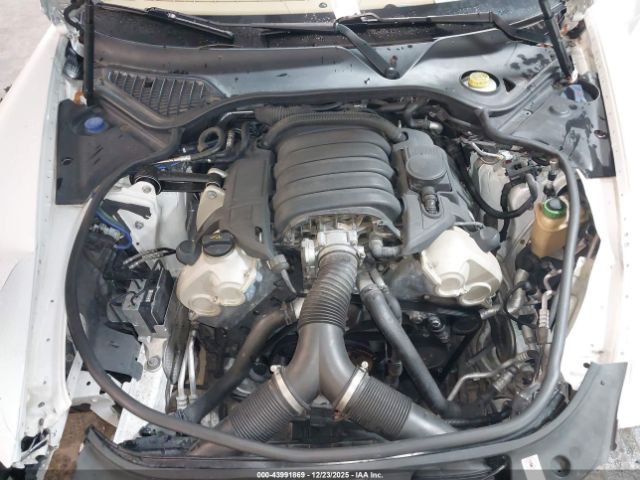 Porsche Panamera 4 Image 16