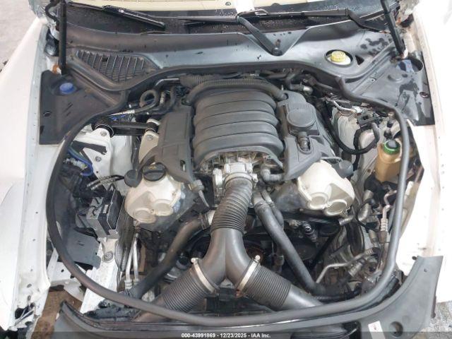 Porsche Panamera 4 Image 16